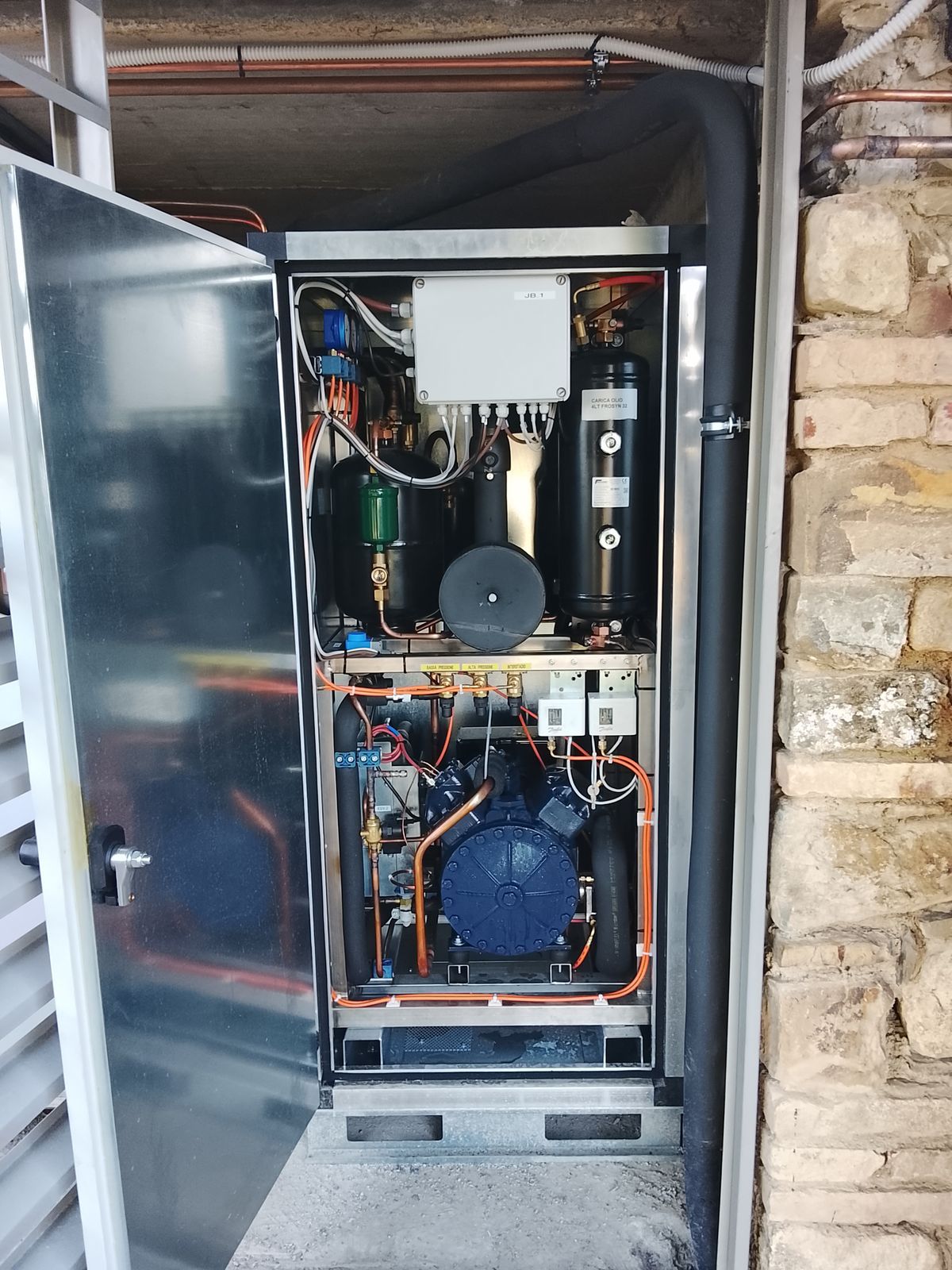 Unità aperta con compressore e quadro elettrico